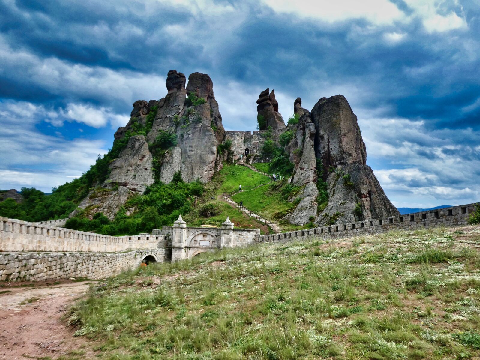 Panasonic Lumix DC-ZS70 (Lumix DC-TZ90) sample photo. Fortress, imposing, natural photography