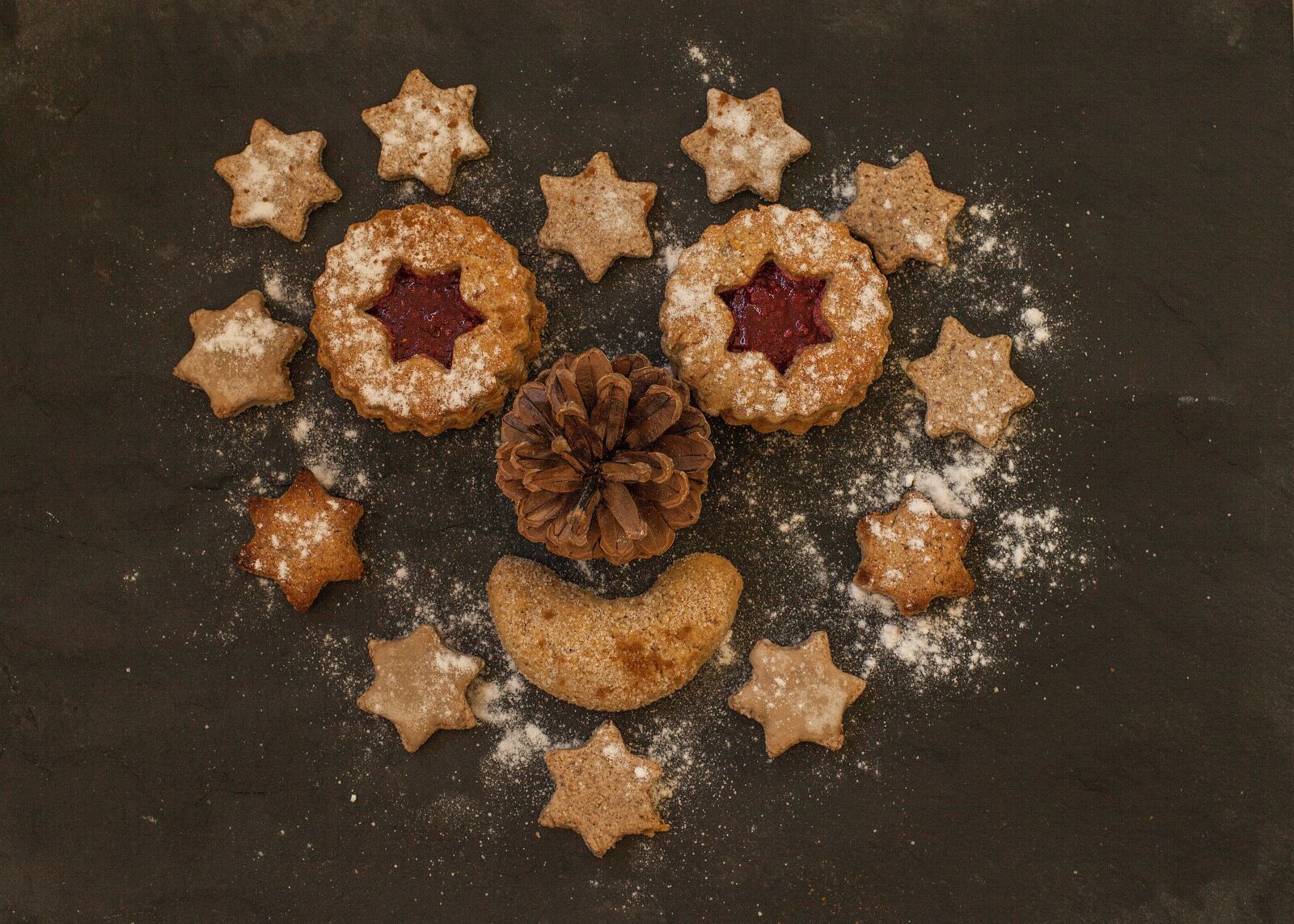Canon EOS 5D Mark II sample photo. Heart, star, cookie photography