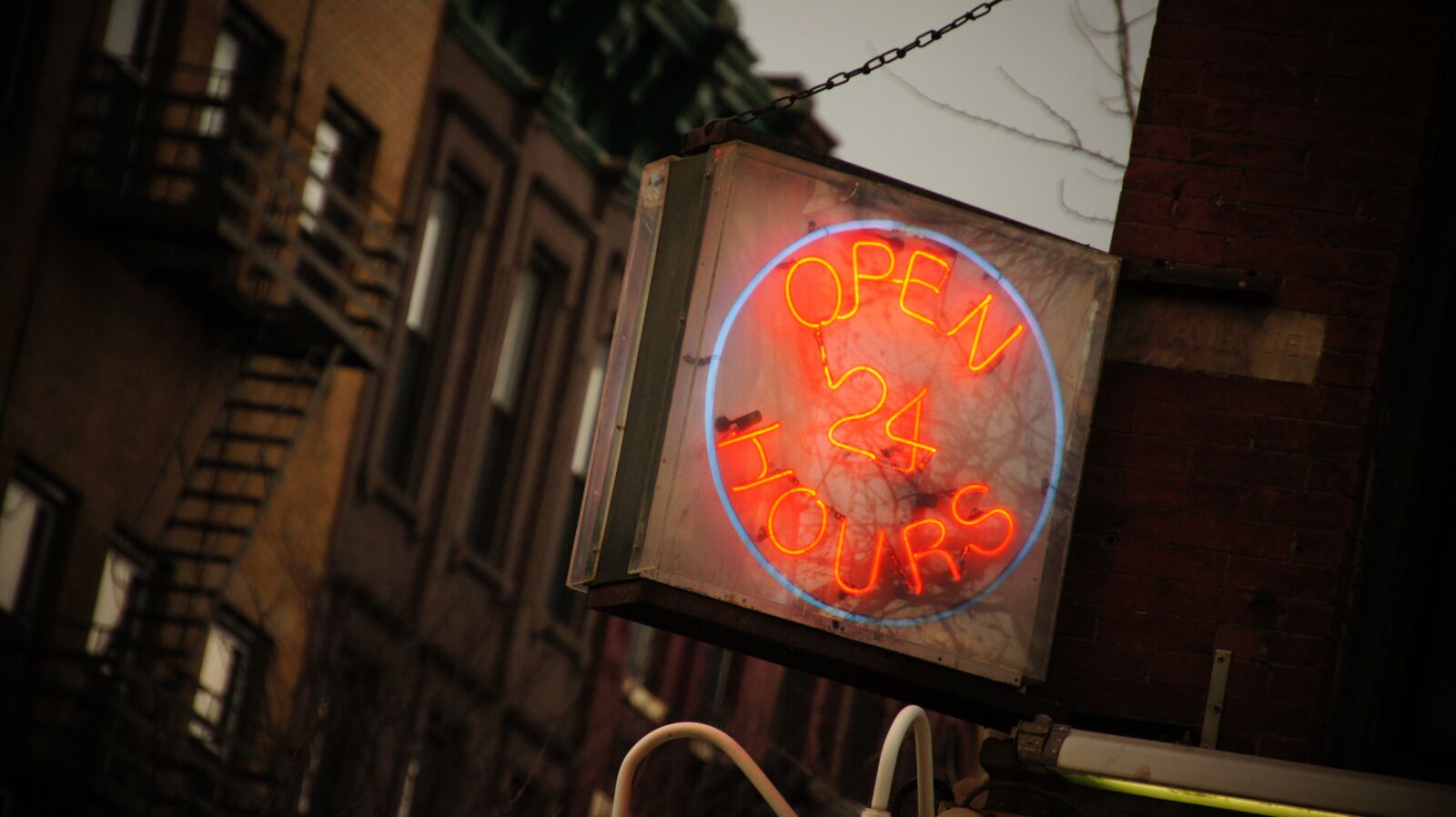 Sony Alpha NEX-5 sample photo. 24h, always, open, neon photography