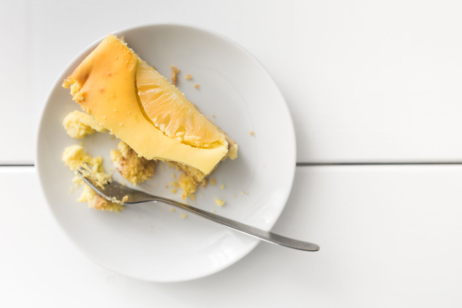 Canon EOS 6D + Sigma 35mm F1.4 DG HSM Art sample photo. Homemade, cheesecake, on, white photography