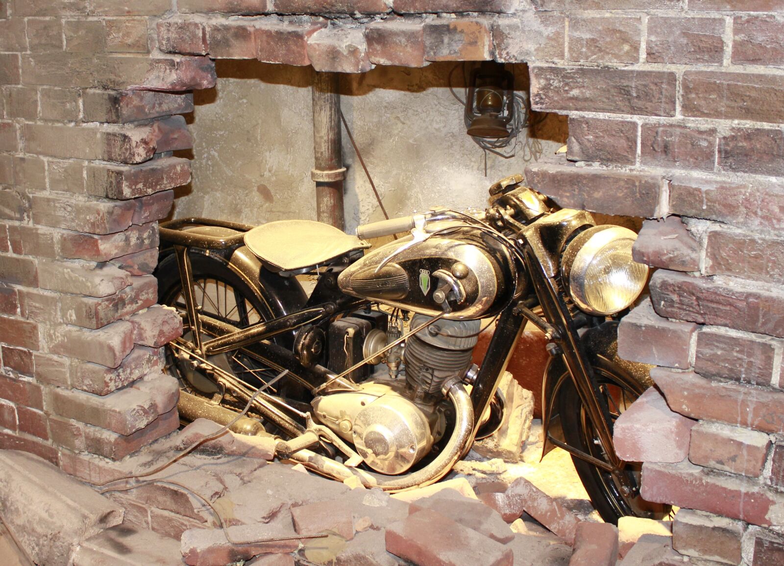 Canon EOS 550D (EOS Rebel T2i / EOS Kiss X4) sample photo. Motorcycle, old, old motorcycle photography