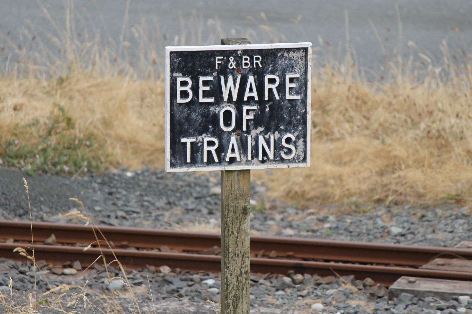 Canon EOS 1100D (EOS Rebel T3 / EOS Kiss X50) sample photo. Sign, warning, beware photography