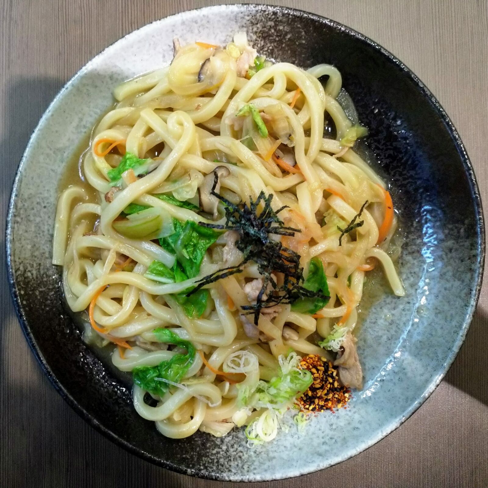 HMD Global Nokia 8 sample photo. Fried udon, udon, dark photography