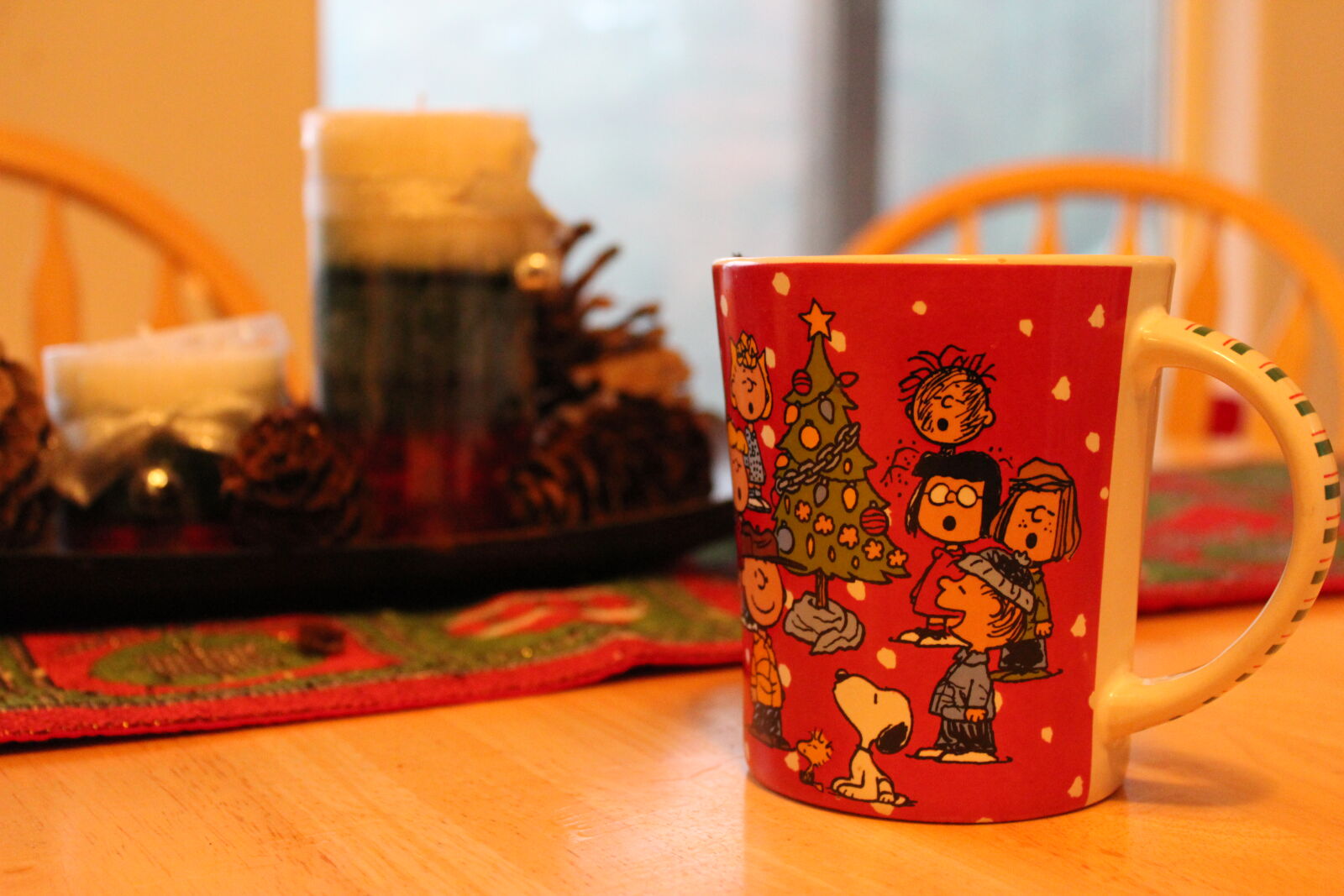 Canon EOS 1200D (EOS Rebel T5 / EOS Kiss X70 / EOS Hi) sample photo. Christmas, holidays, mug, table photography