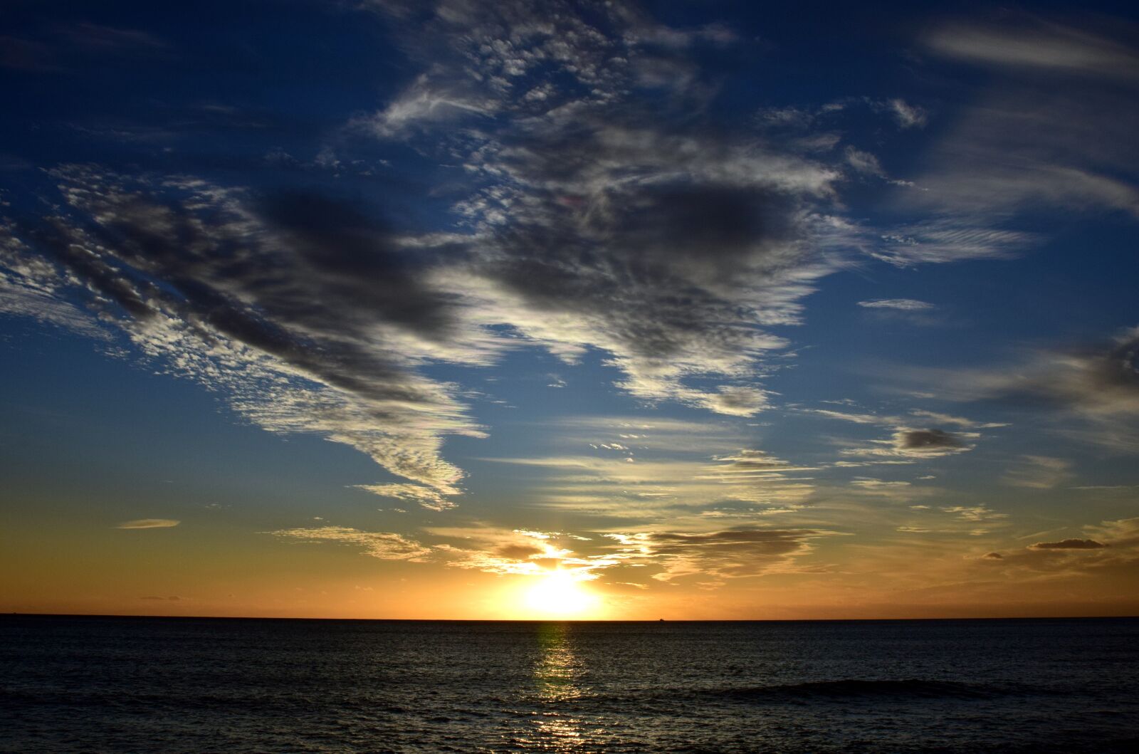 Nikon D3300 sample photo. Sunset, sea, clouds photography
