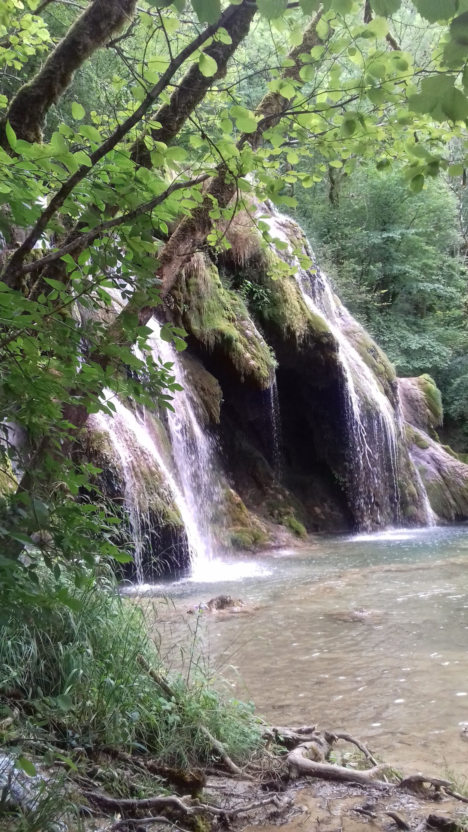 Samsung Galaxy J3(2016) sample photo. Cascade, eau, nature photography
