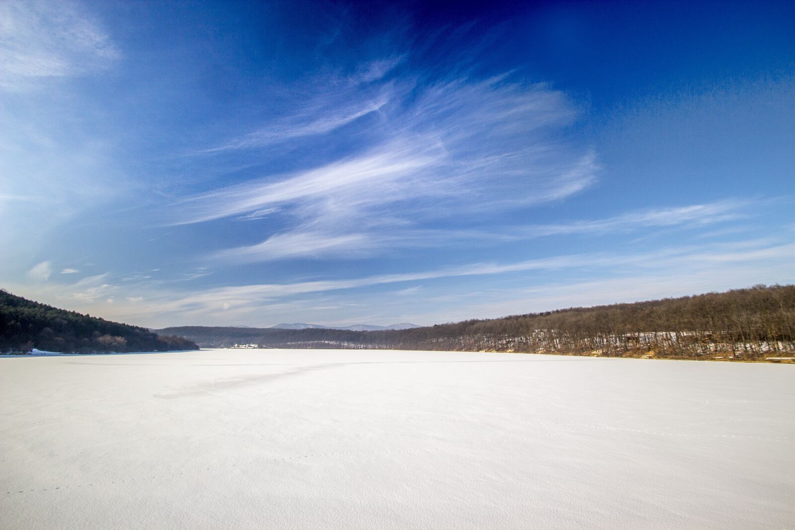 Canon EOS 600D (Rebel EOS T3i / EOS Kiss X5) sample photo. Winter, snow, frost photography