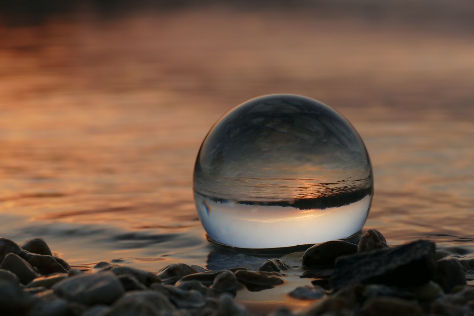 Panasonic Lumix DMC-FZ1000 sample photo. Sunset, lake, glass sphere photography