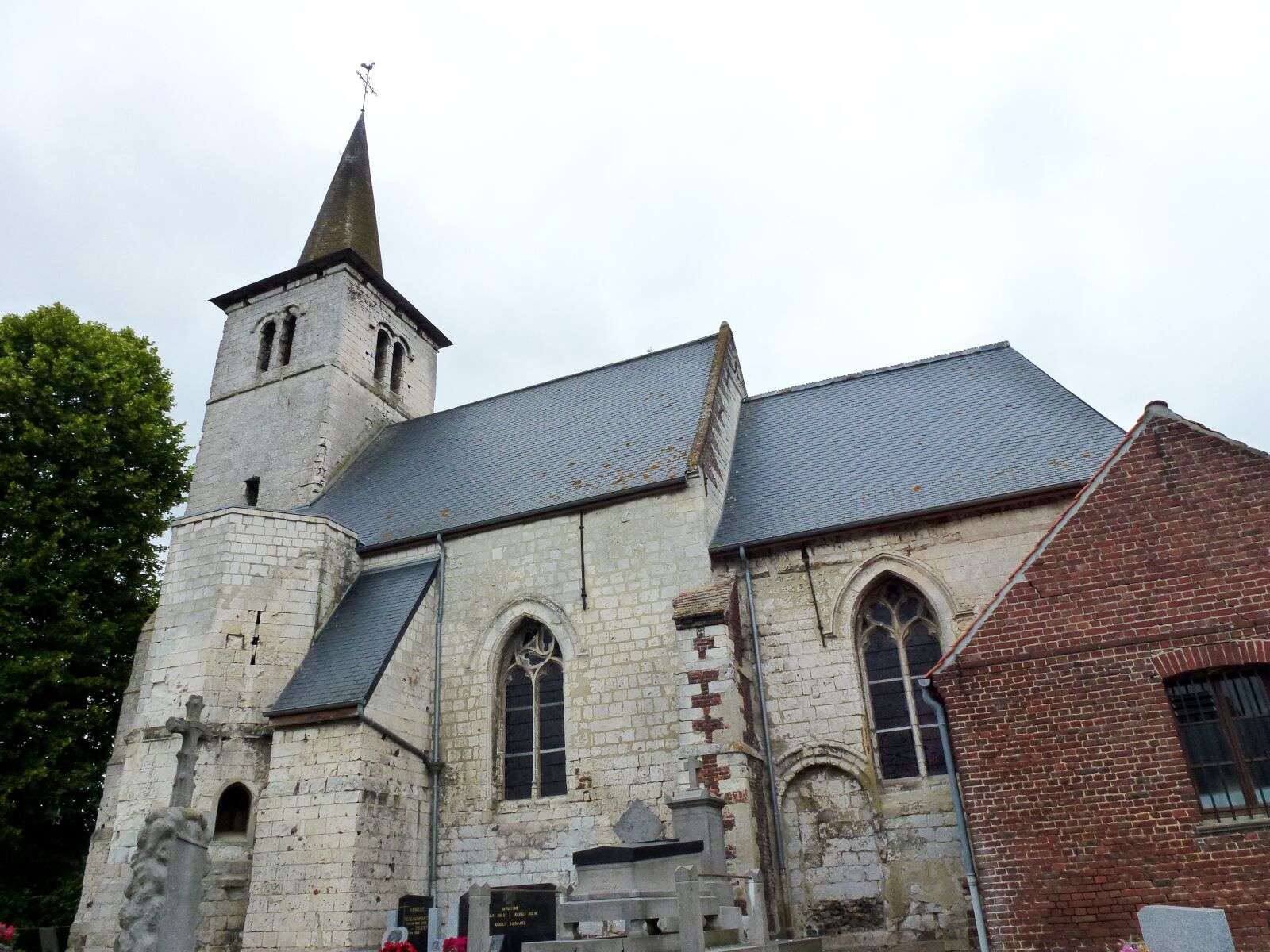 Panasonic Lumix DMC-ZS10 (Lumix DMC-TZ20 / Lumix DMC-TZ22) sample photo. Auchy-aux-bois, church, pas-de-calais photography