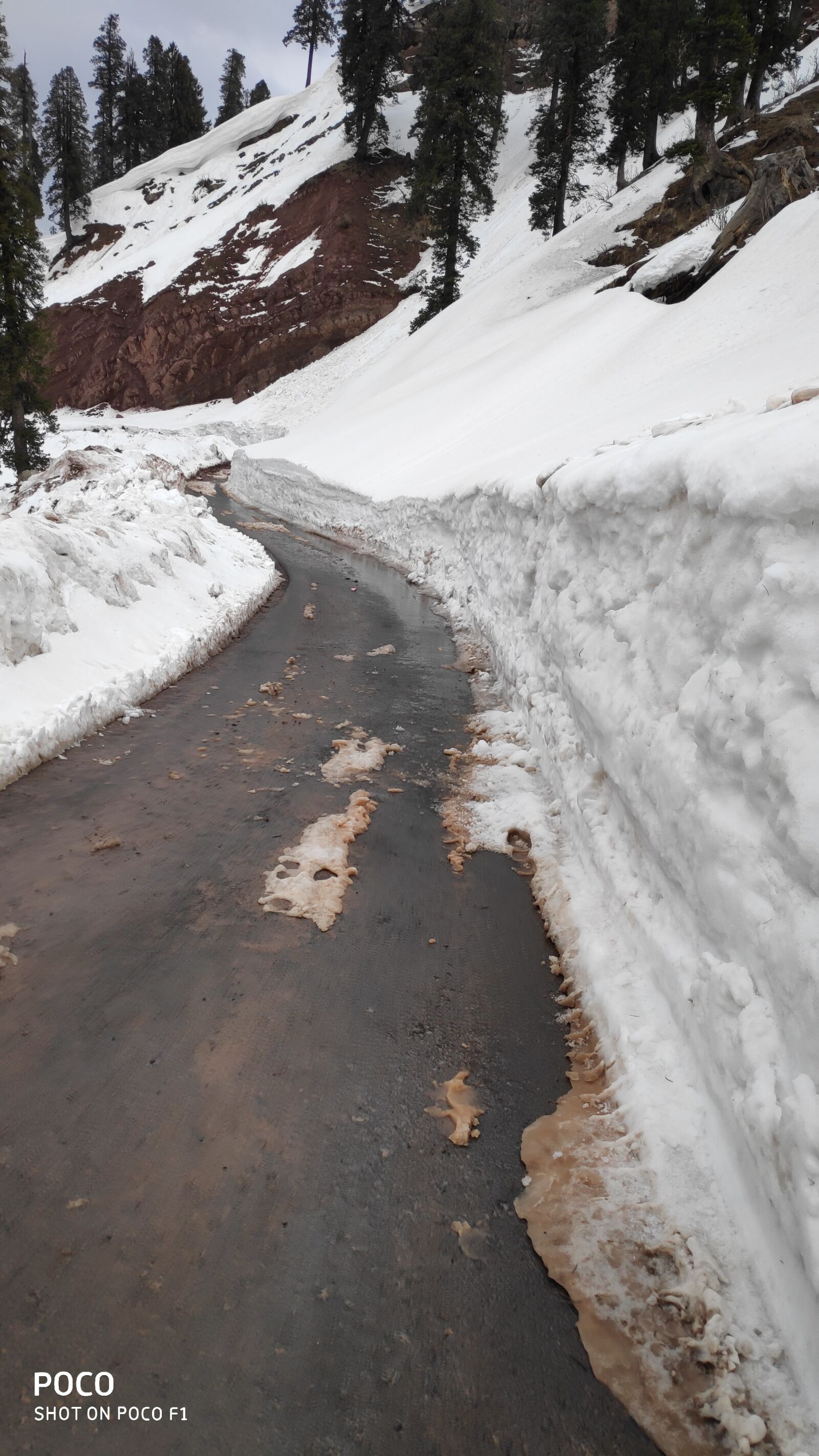 Xiaomi POCO F1 sample photo. Snow, mountains, nature photography