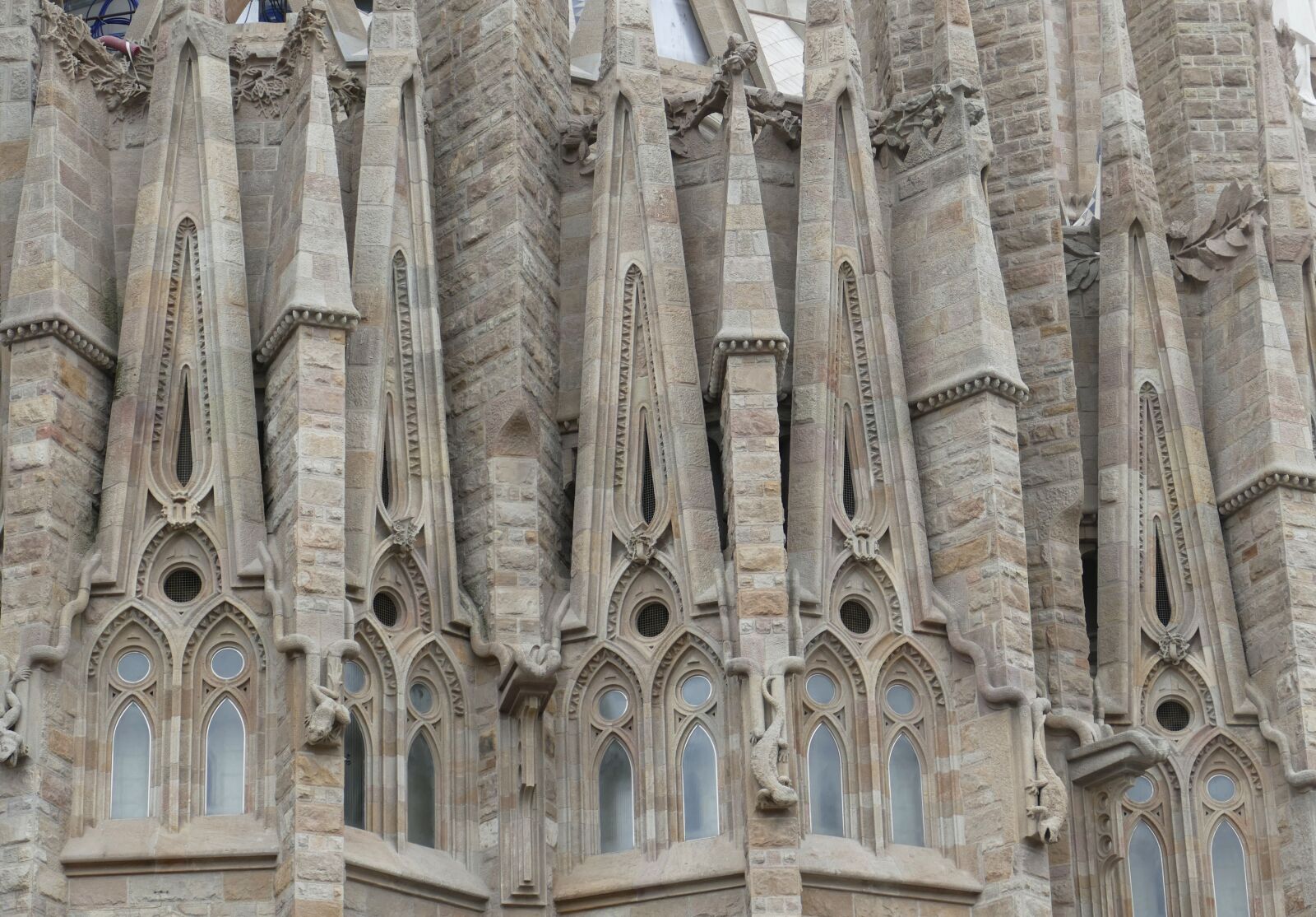 Panasonic Lumix DMC-FZ1000 sample photo. Barcelona, spain, church photography