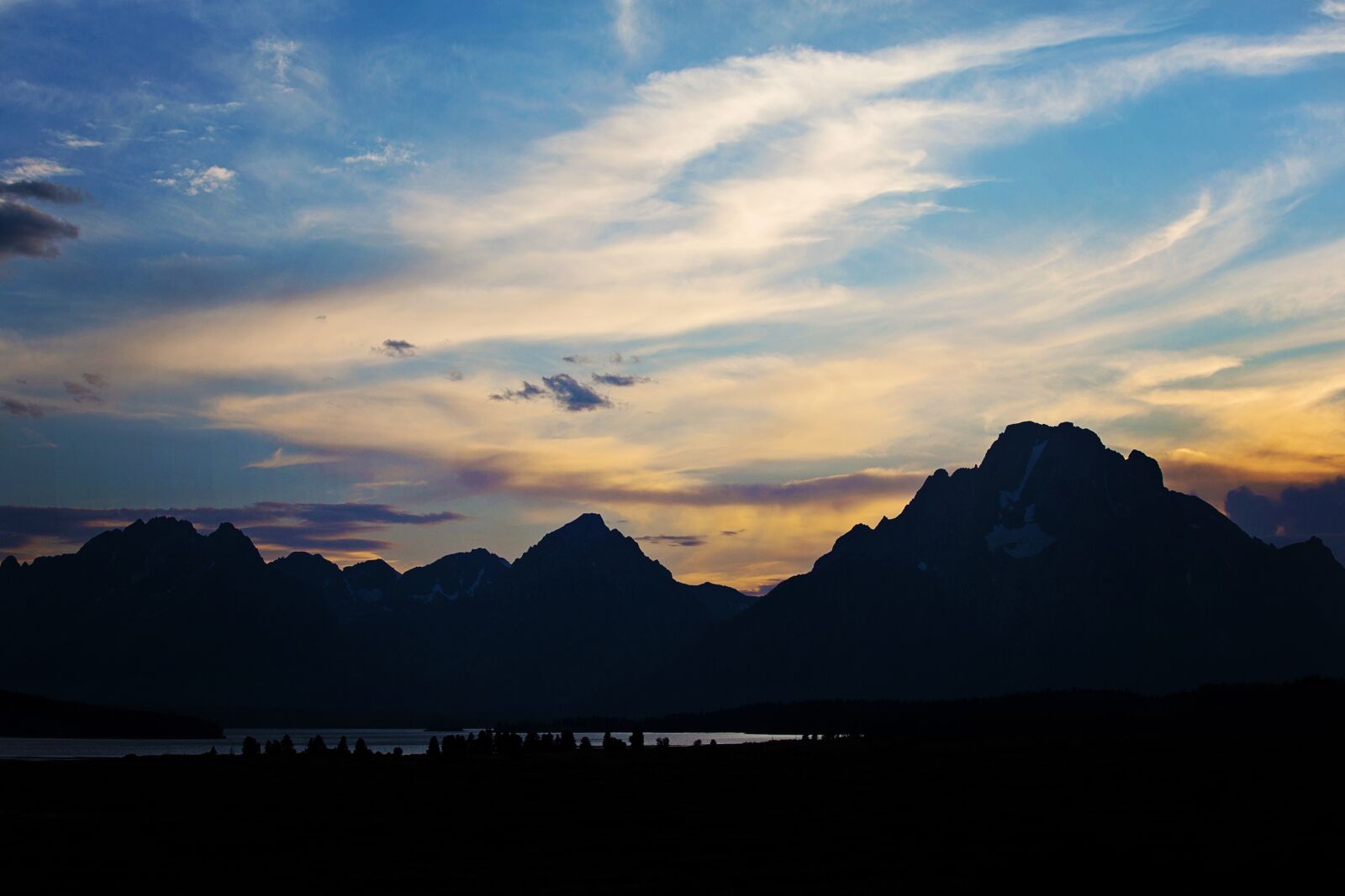 Canon EF 70-300mm F4-5.6 IS USM sample photo. Sunrise, sunset, mountains photography