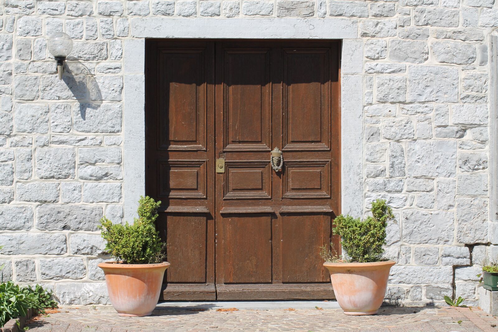 Canon EOS 1100D (EOS Rebel T3 / EOS Kiss X50) sample photo. Door, farm, architecture photography