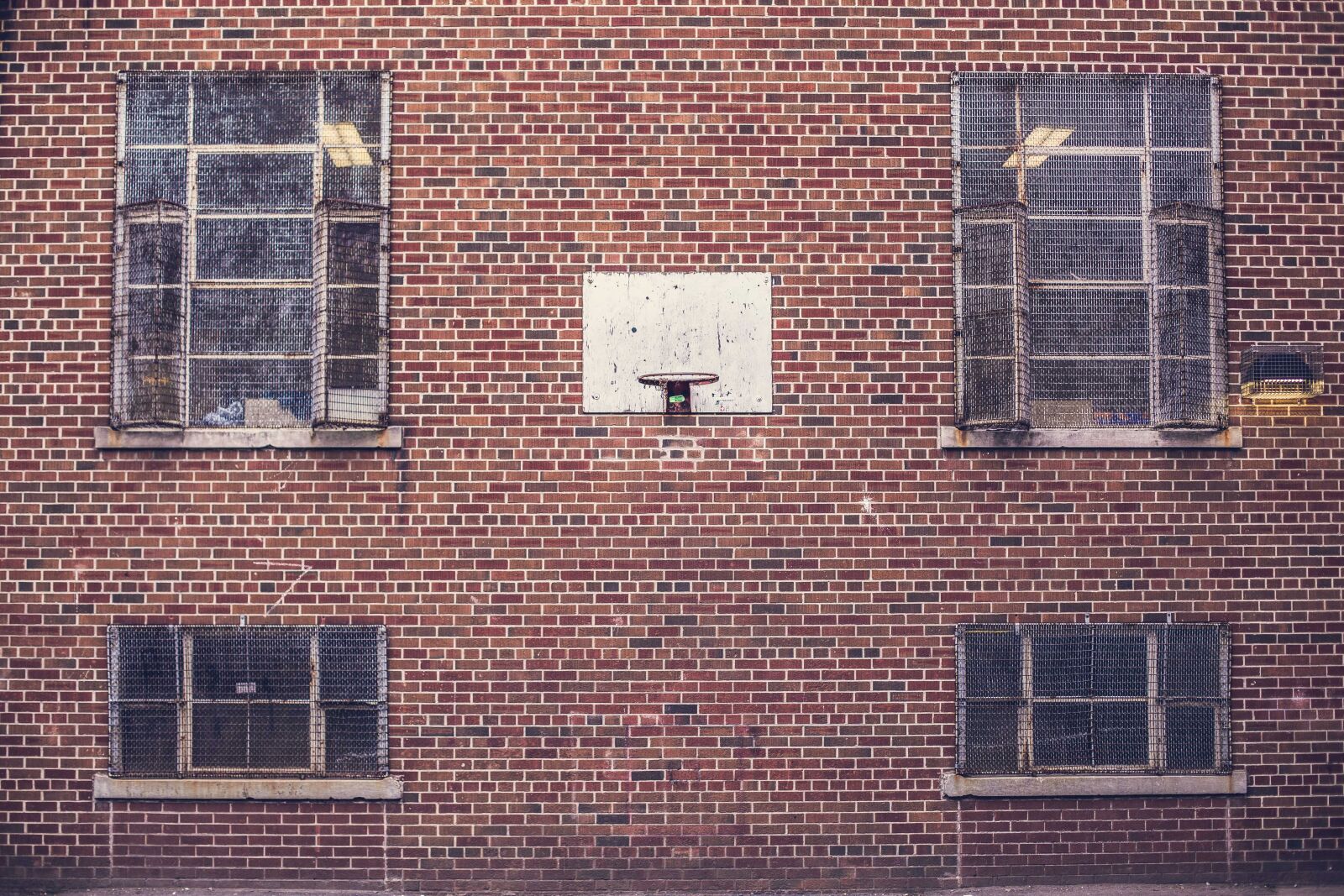 Canon EOS 5D Mark III sample photo. Basketball, hoop, on, a photography