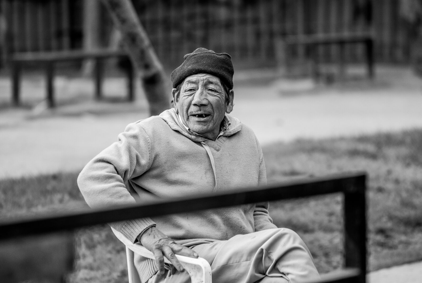 Nikon D200 sample photo. Old, white, black photography