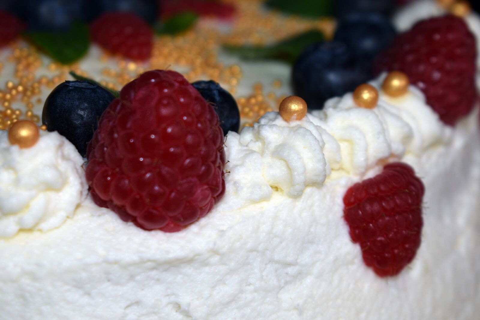 Nikon D3400 sample photo. Cake, birthday, dessert photography