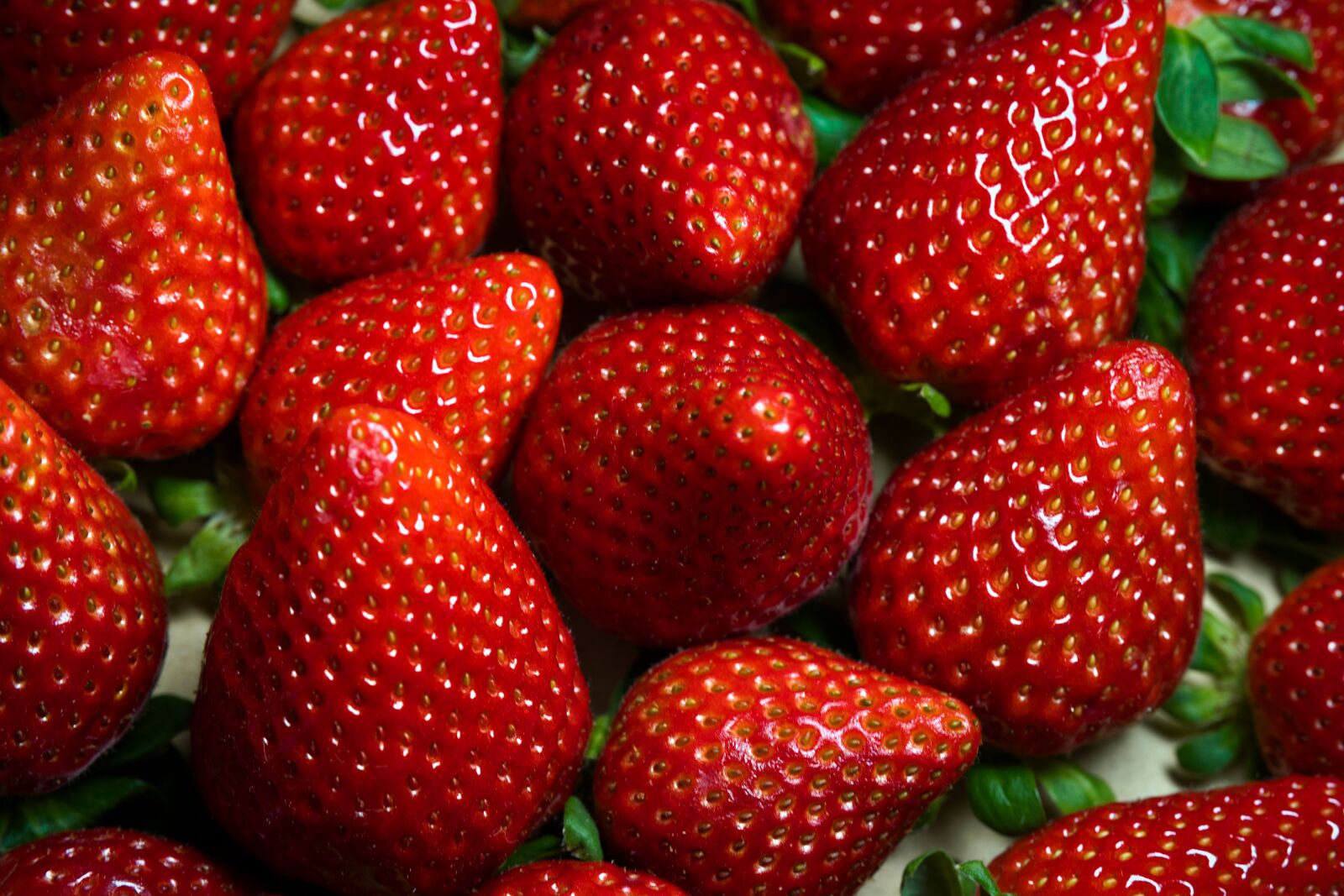 Fujifilm X-H1 + Fujifilm XF 16-55mm F2.8 R LM WR sample photo. Strawberries, fruit, foodstuffs photography