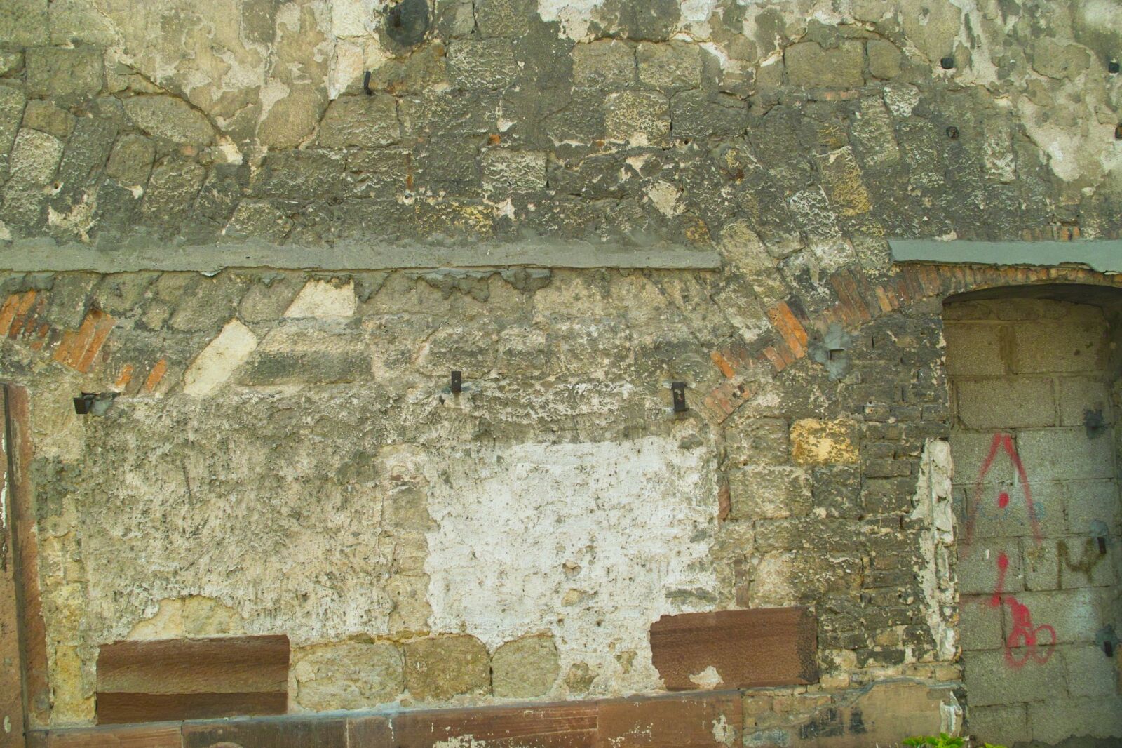 Sigma SD14 sample photo. Background, stone wall, mainz photography