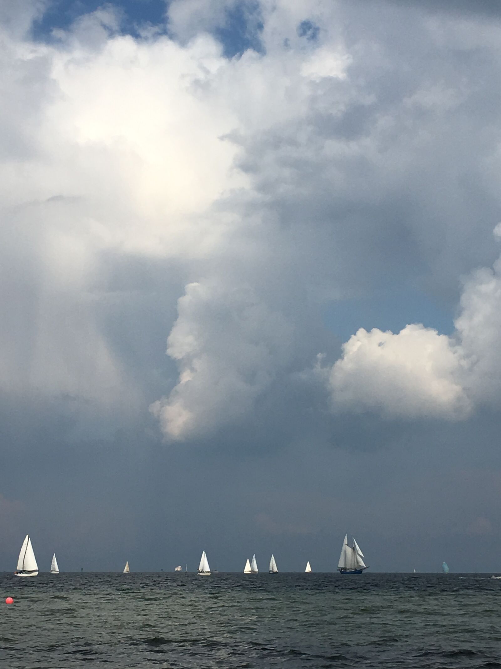 iPhone 6s back camera 4.15mm f/2.2 sample photo. Beach, boats, by, the photography