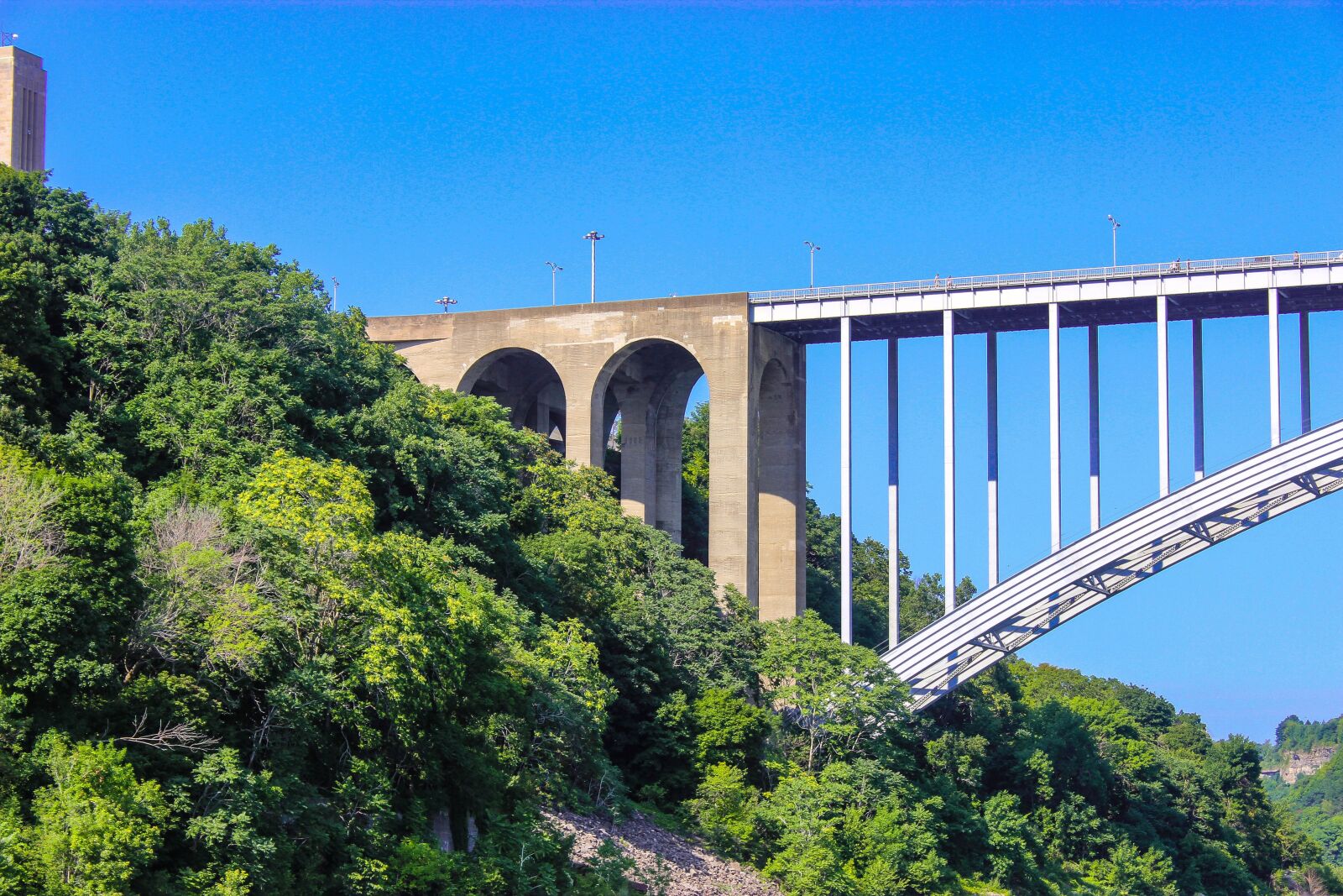 Canon EOS 600D (Rebel EOS T3i / EOS Kiss X5) sample photo. Bridge, arches, arch photography