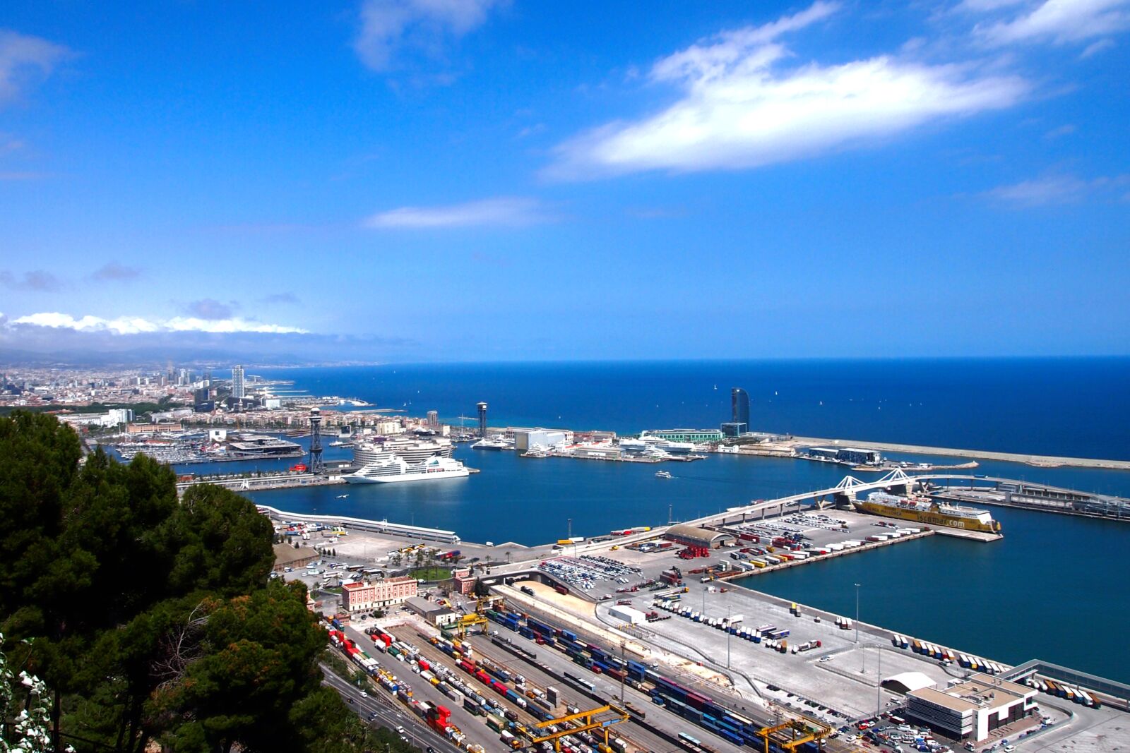 Olympus PEN E-PM1 sample photo. Barcelona, blue, sky, horizon photography