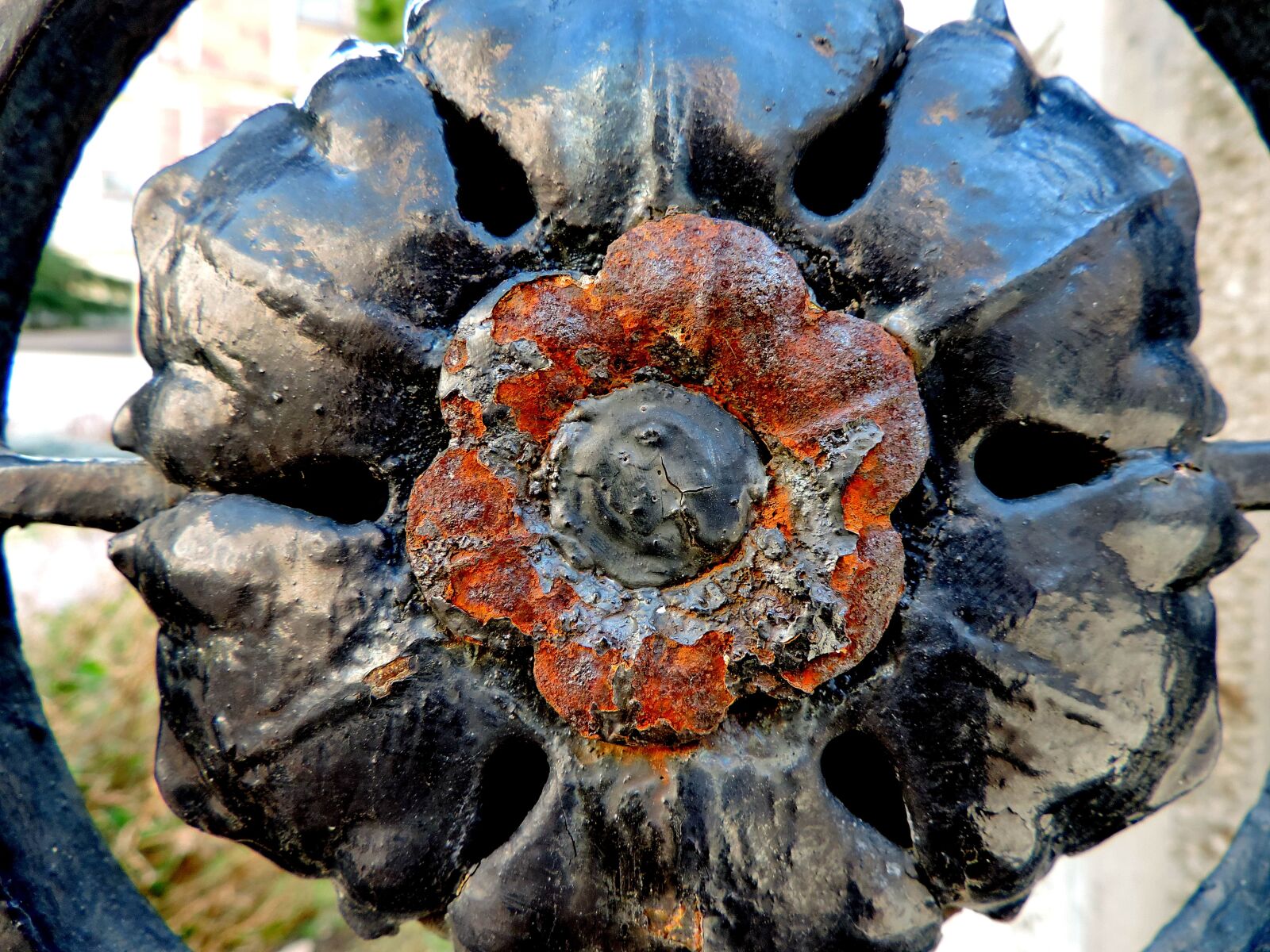 Nikon Coolpix P520 sample photo. Arabesque, cast iron, iron photography