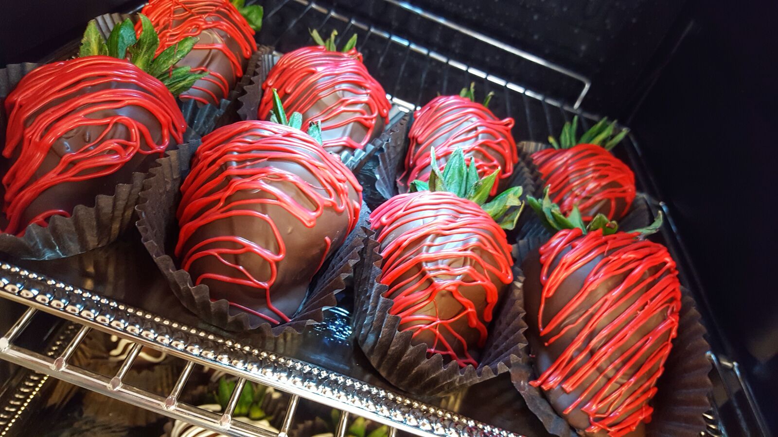 Samsung Galaxy S6 sample photo. Strawberry, chocolate, dessert photography
