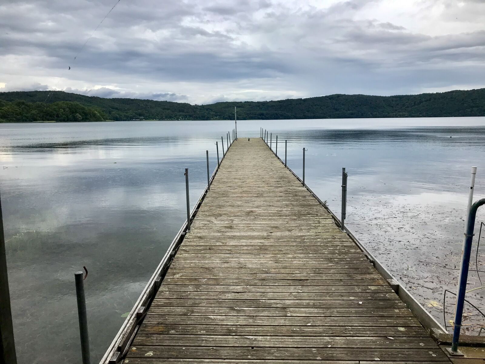 iPhone 7 back camera 3.99mm f/1.8 sample photo. Laacher lake, lake, vulkaneifel photography