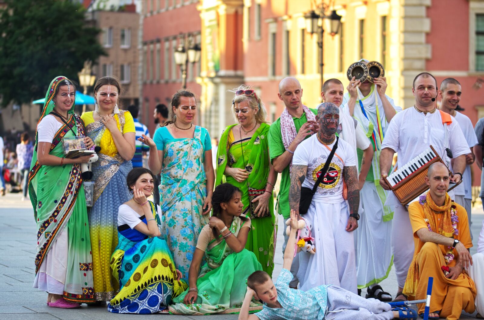 Nikon D5100 sample photo. Tourists, posing, ethnicity photography
