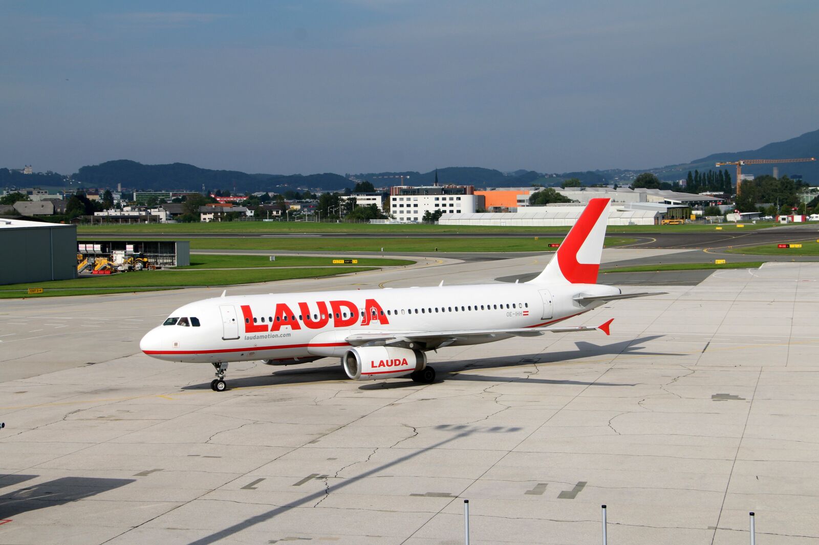 Canon EOS 70D sample photo. Aircraft, flyer, airport photography