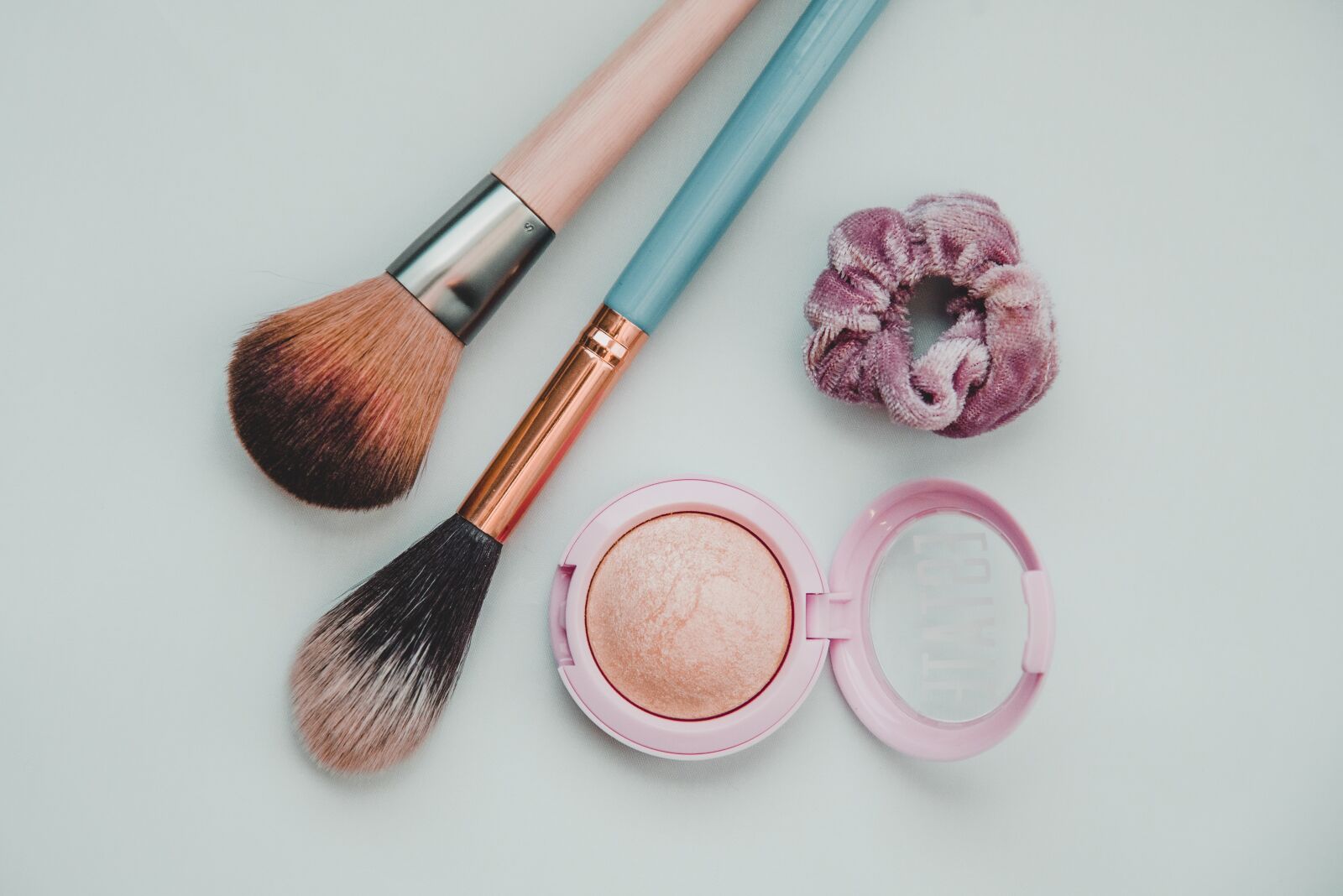 Nikon D750 sample photo. Brushes, makeup, beauty photography