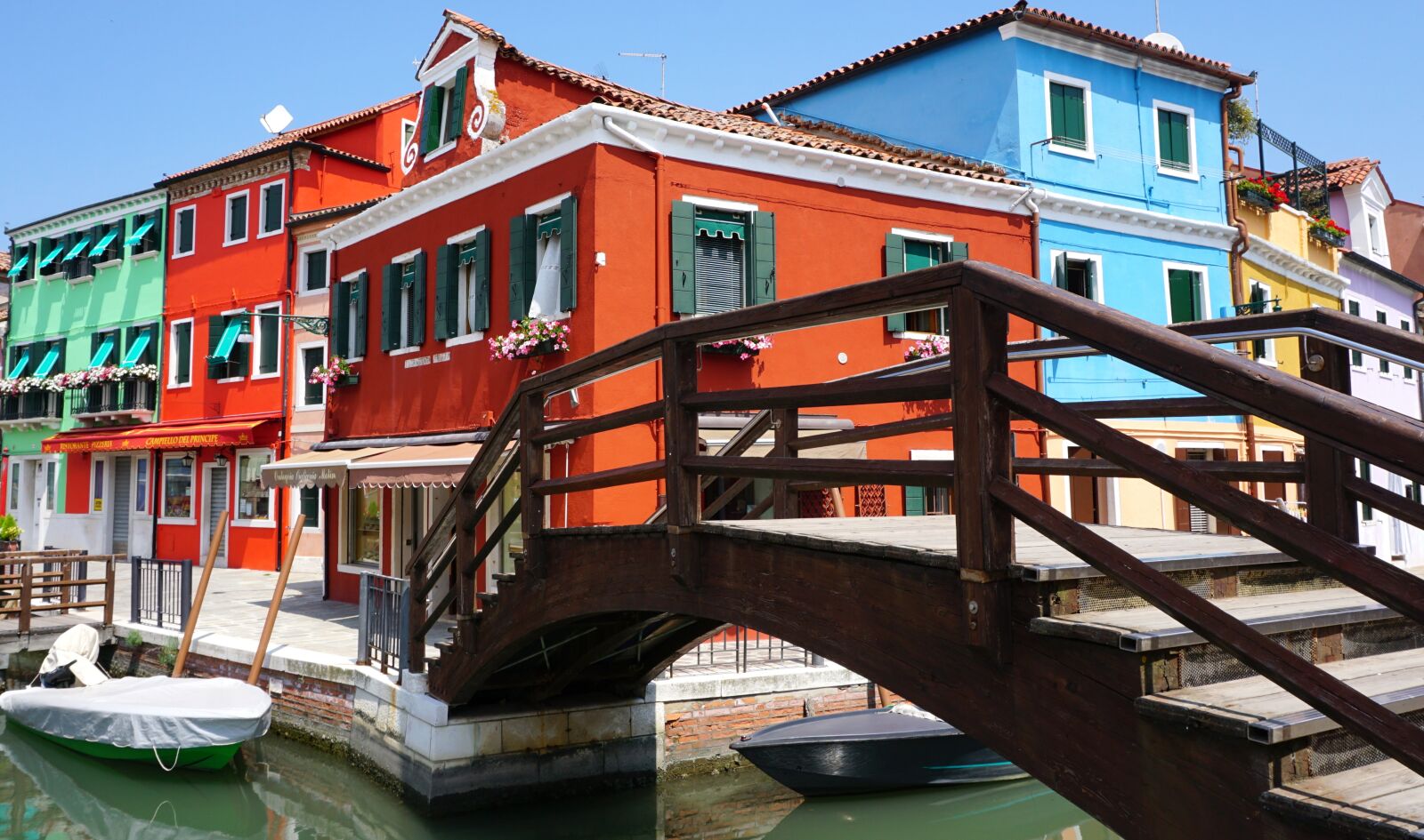 Sony a6000 sample photo. Burano, architecture, bridge photography