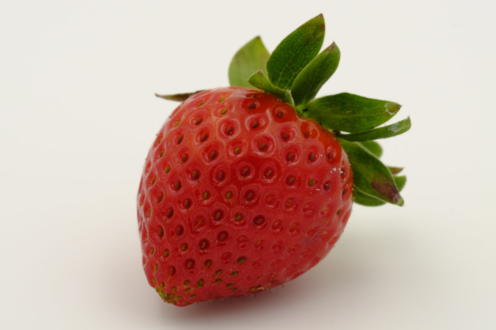 Fujifilm X-T2 + Fujifilm XF 80mm F2.8 R LM OIS WR Macro sample photo. Strawberries, berries, fruits photography