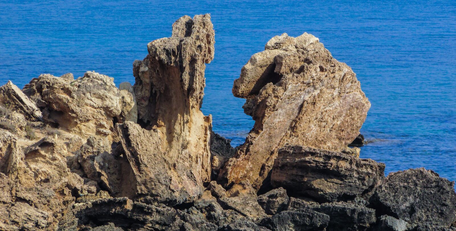 Canon PowerShot SX400 IS sample photo. Rock formation, coast, nature photography