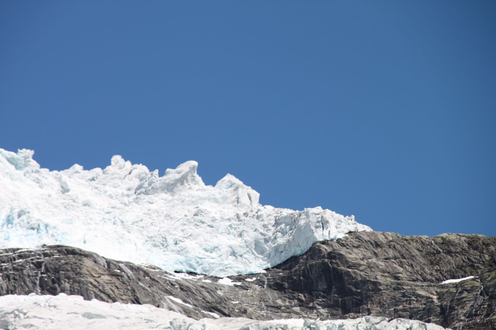 Canon EOS 500D (EOS Rebel T1i / EOS Kiss X3) sample photo. Norway, glacier, mountains photography