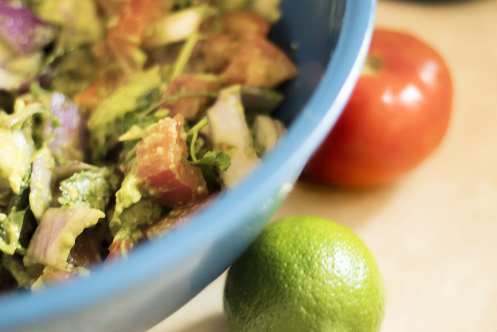 Canon EOS 200D (EOS Rebel SL2 / EOS Kiss X9) + Canon EF 50mm F1.8 STM sample photo. Guacamole, meal, cuisine photography
