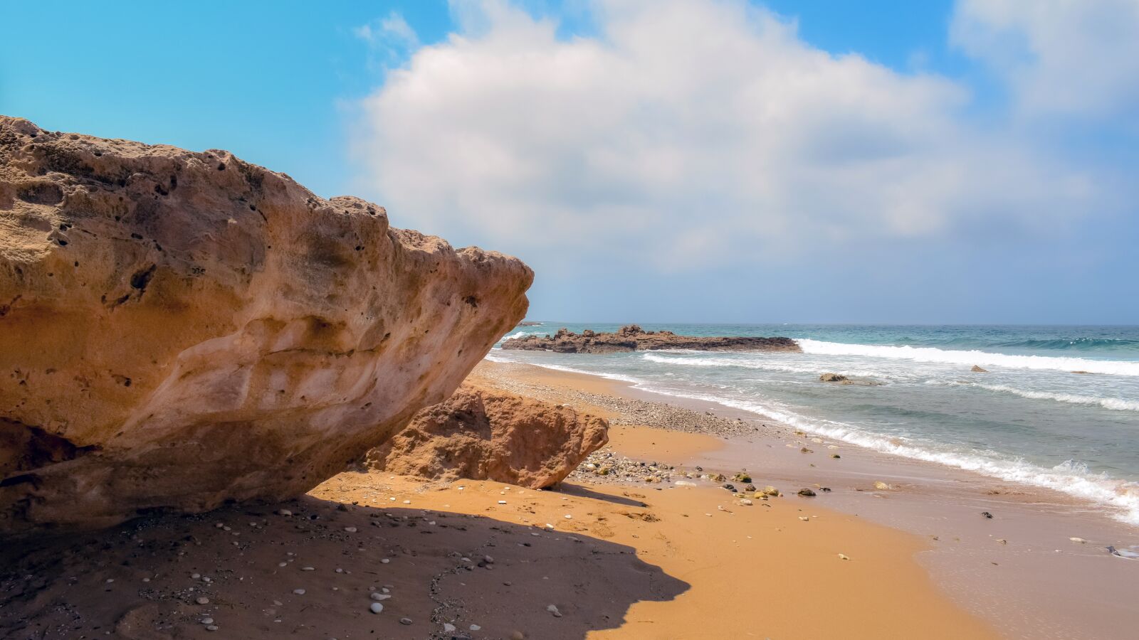 Nikon D3300 sample photo. Beach, sand, rock photography