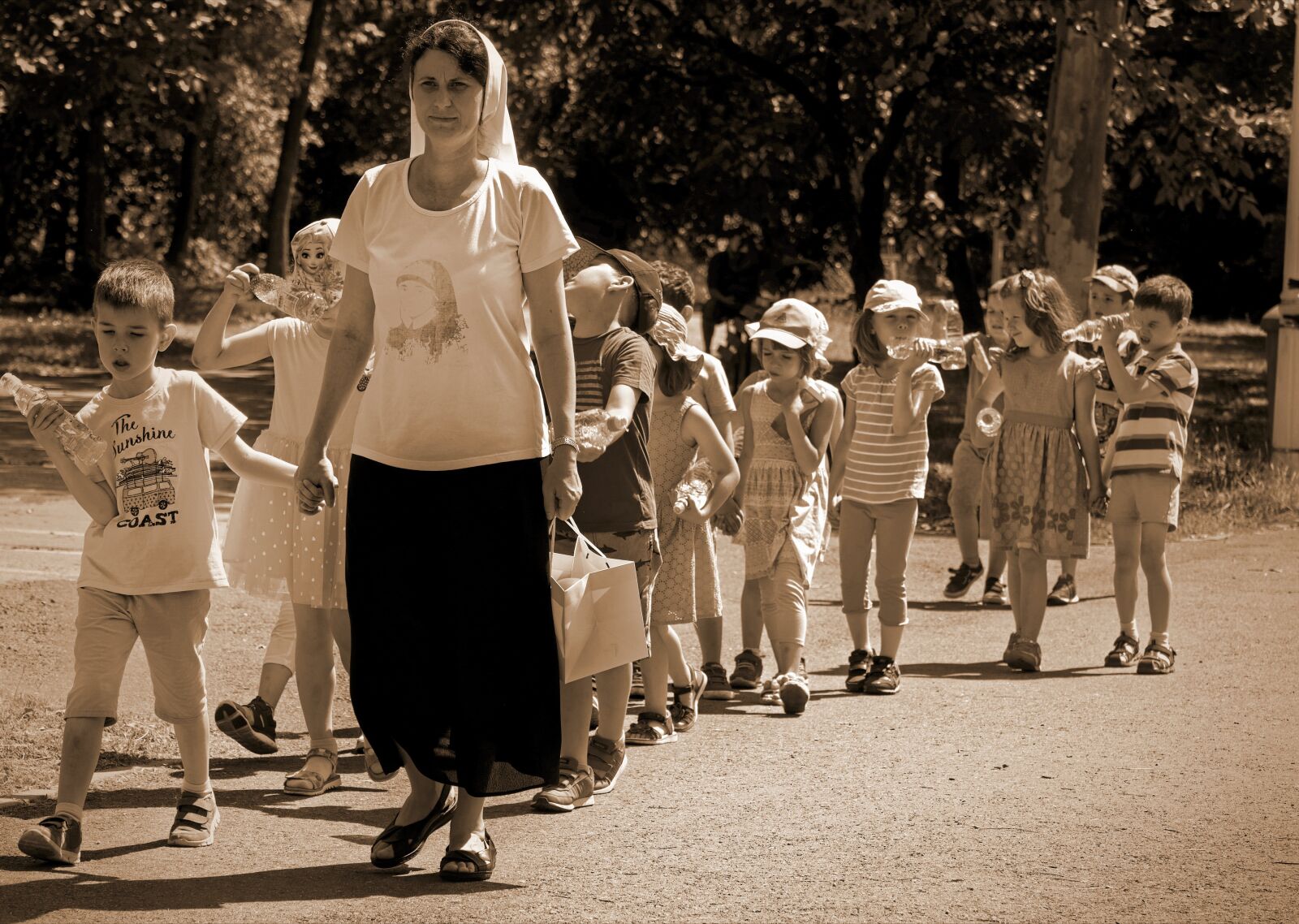 Nikon D5100 sample photo. Group, kids, woman photography
