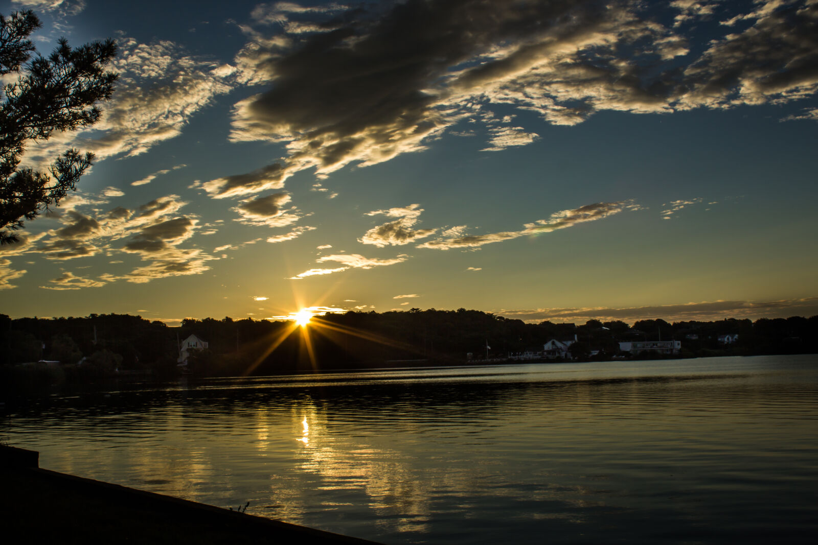 Canon EOS 600D (Rebel EOS T3i / EOS Kiss X5) sample photo. Lake, pond, sunrise photography