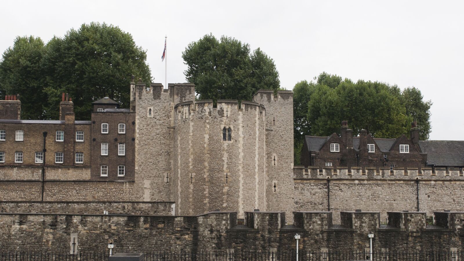Canon EOS 20D sample photo. Travel, london, tower photography