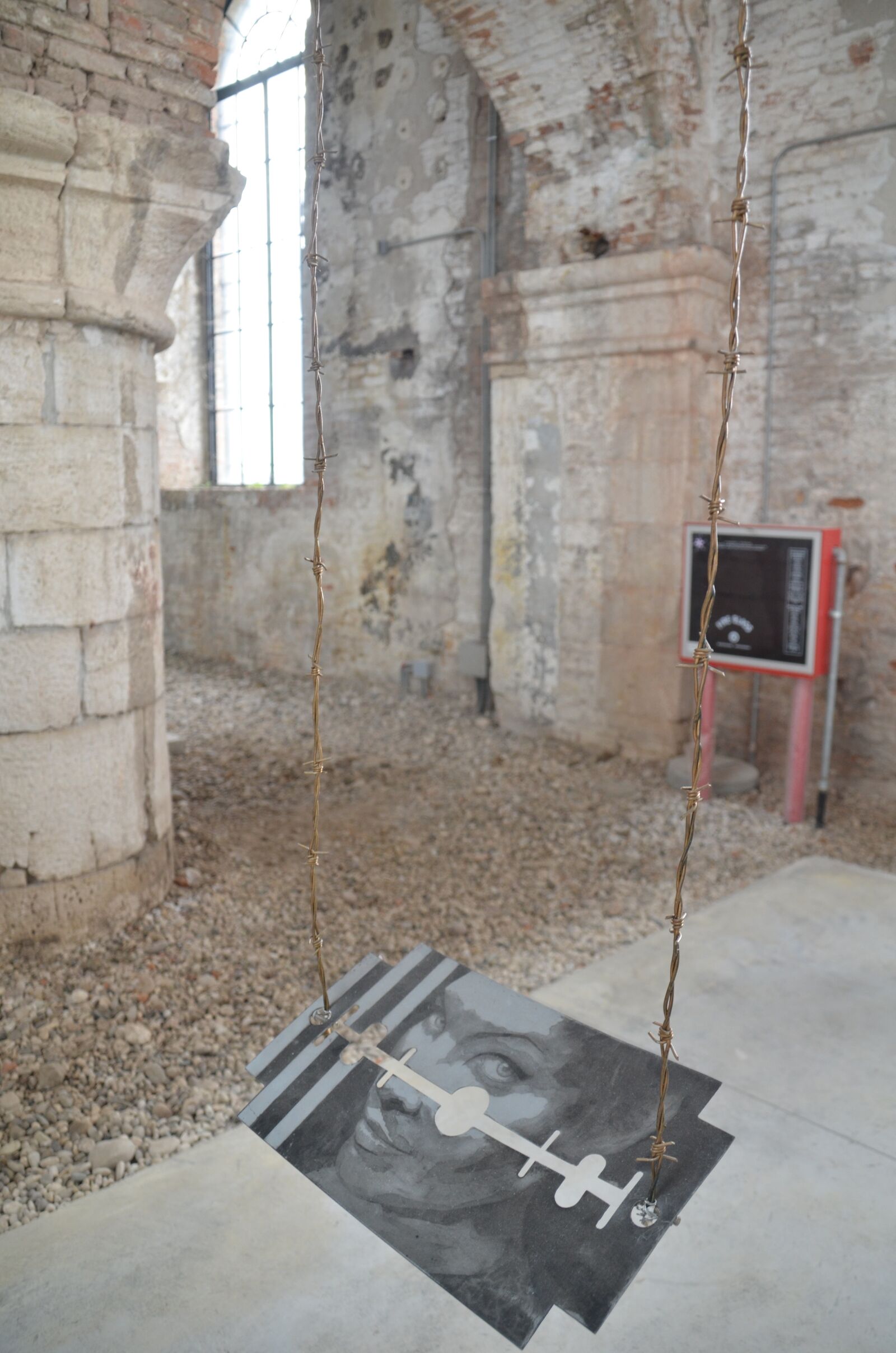 Nikon D7000 sample photo. Art, biennale, razor blade photography