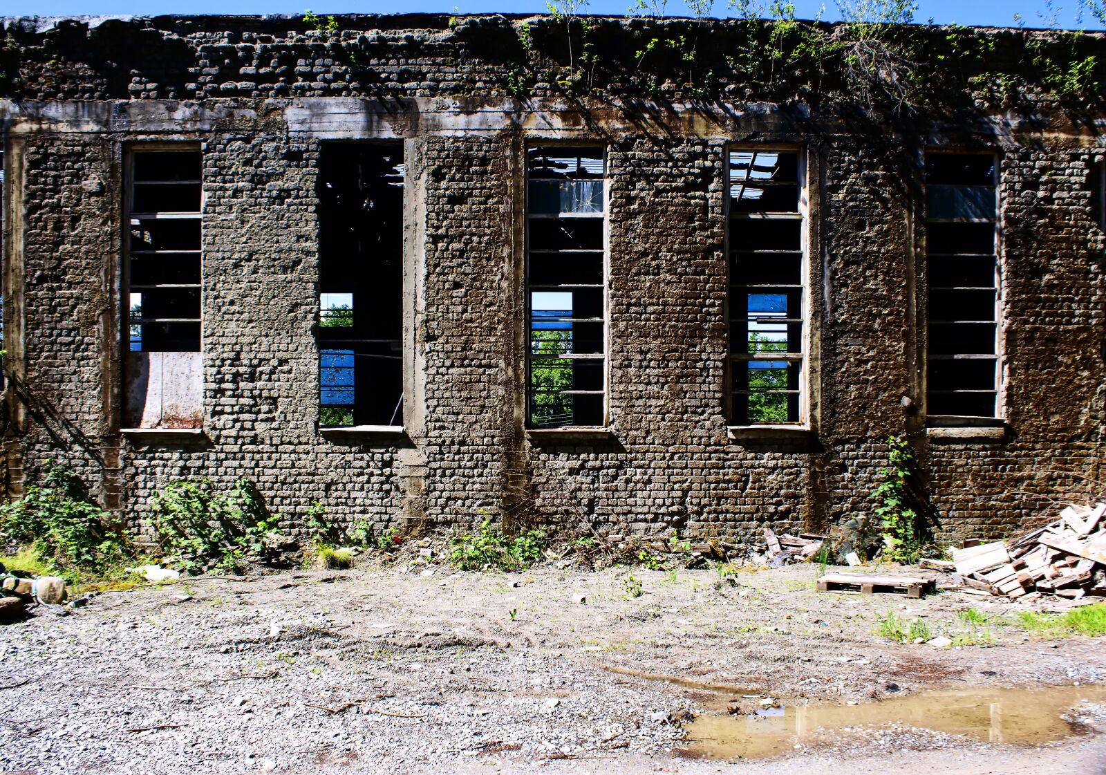 Canon EOS 700D (EOS Rebel T5i / EOS Kiss X7i) sample photo. Ruin, brick, old photography