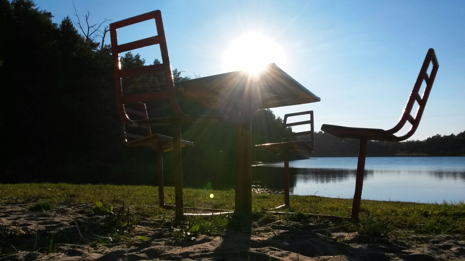 Samsung Galaxy S4 Mini sample photo. Chairs, lake photography