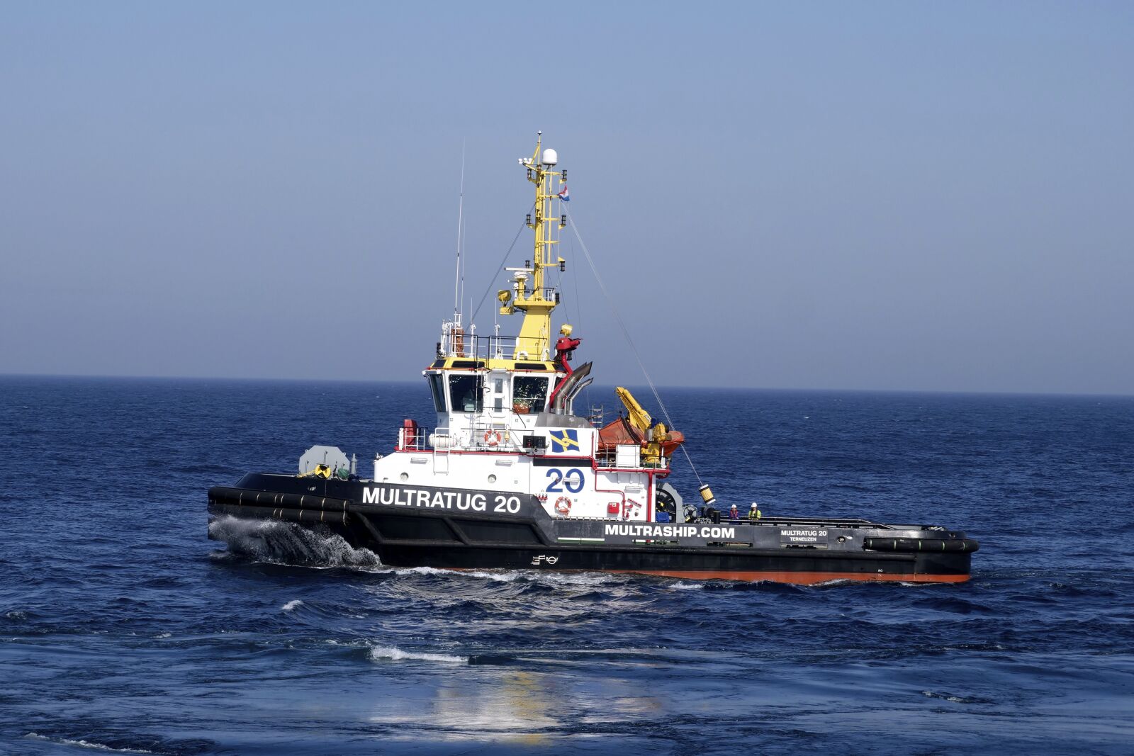 Panasonic Lumix DC-G9 sample photo. Shipping, tug, offshore photography