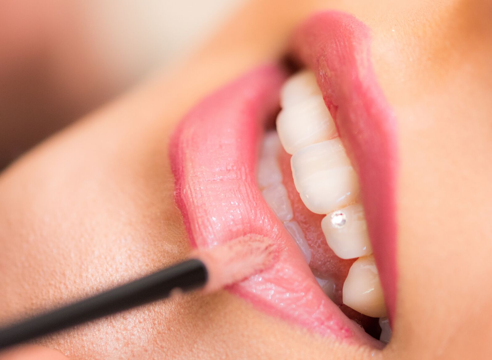 Canon EOS 7D Mark II sample photo. Lipstick, make-up, lip photography