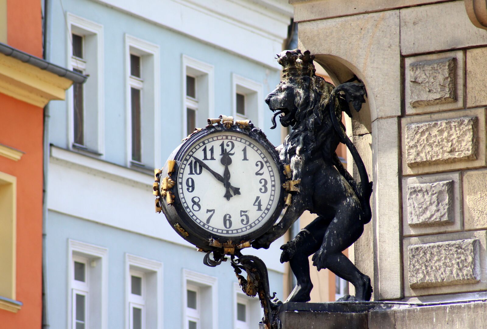 Canon EOS 1200D (EOS Rebel T5 / EOS Kiss X70 / EOS Hi) sample photo. Clock, decoration, sculpture photography