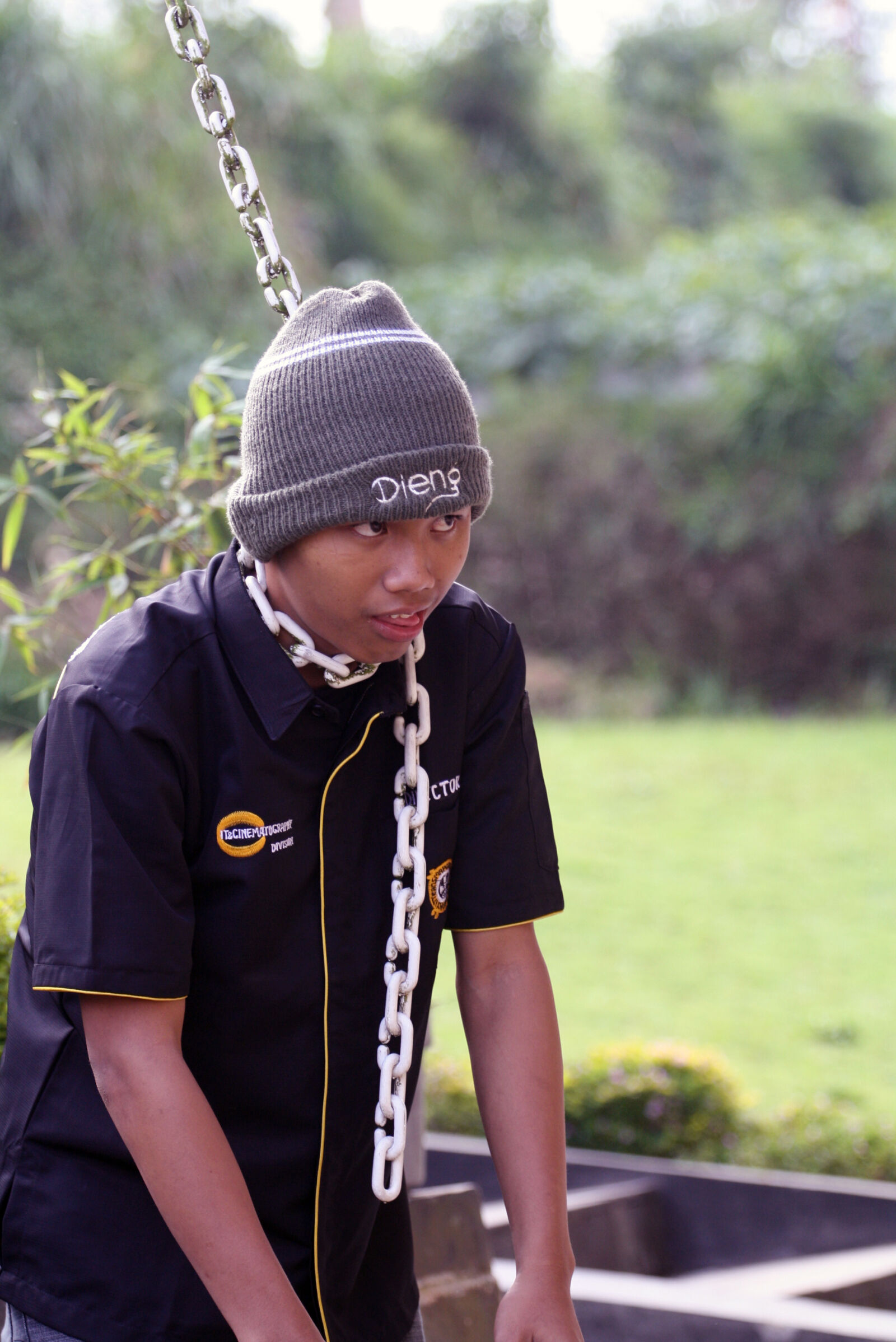 Canon EOS 1000D (EOS Digital Rebel XS / EOS Kiss F) sample photo. Action, atraction, boy, dieng photography