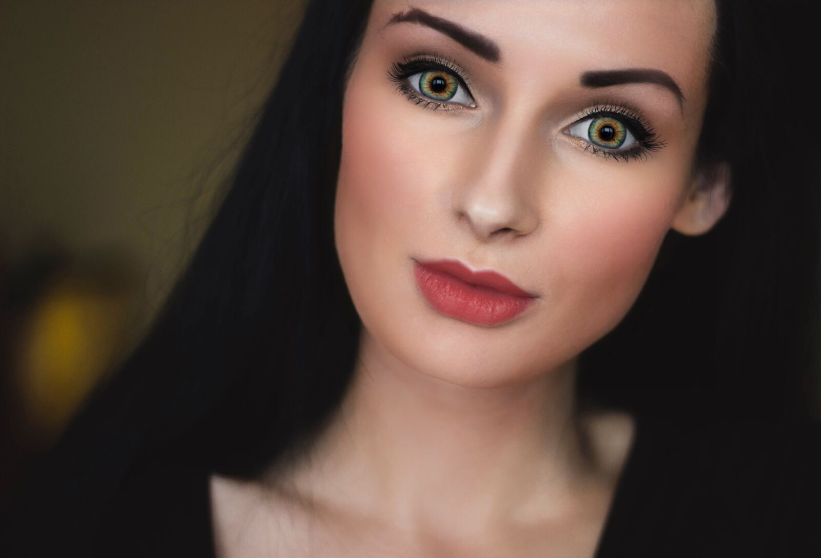 Canon EOS 600D (Rebel EOS T3i / EOS Kiss X5) + Canon EF 50mm F1.8 II sample photo. Woman, makeup, fashion photography