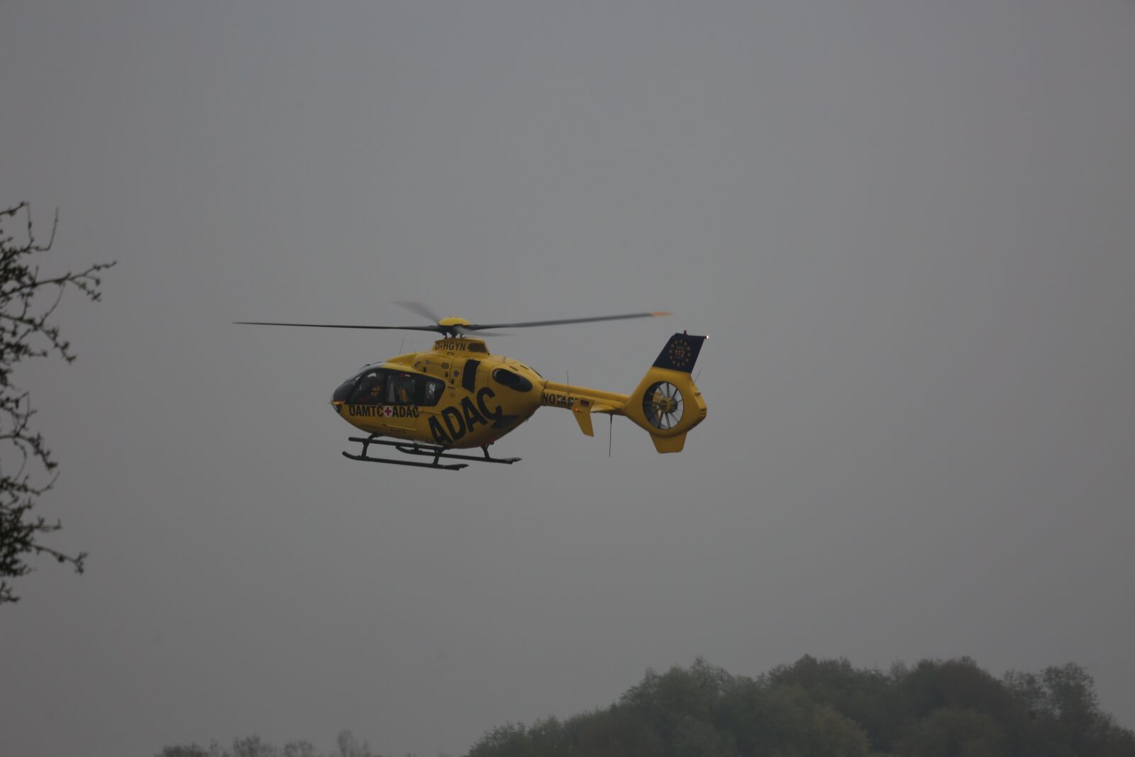 Canon EF 100-400mm F4.5-5.6L IS USM sample photo. Adac, helicopter, rescue photography