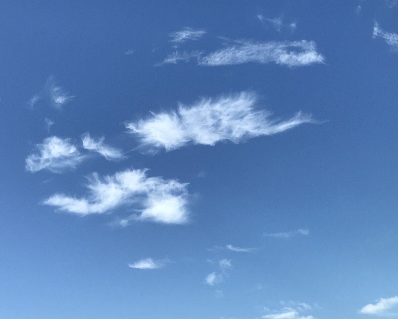 Apple iPhone 7 sample photo. Sky, clouds, cirrus clouds photography